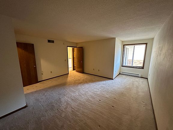 2nd image of 2602-2606 Arbor Dr #235