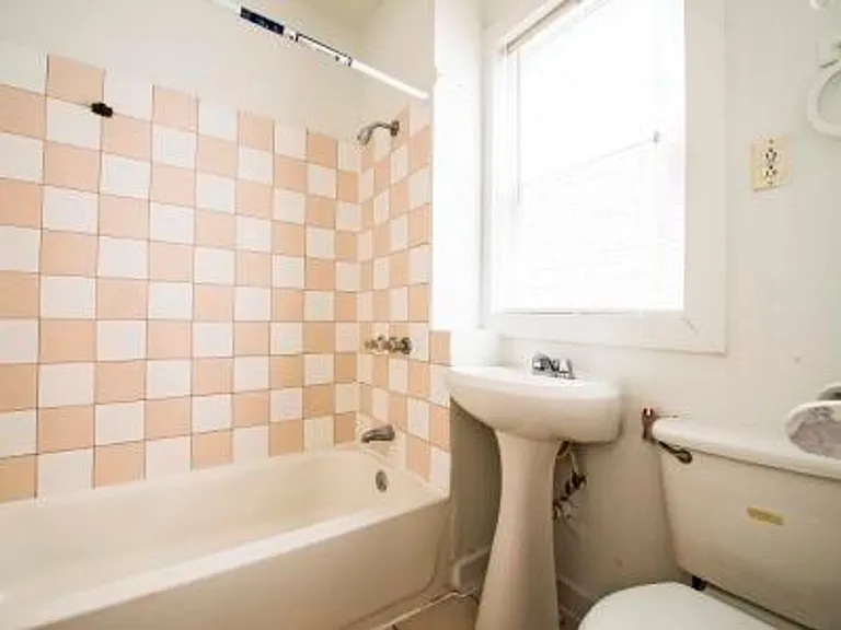 819-21 S Independence Blvd Chicago, IL 60624 — Photo 11