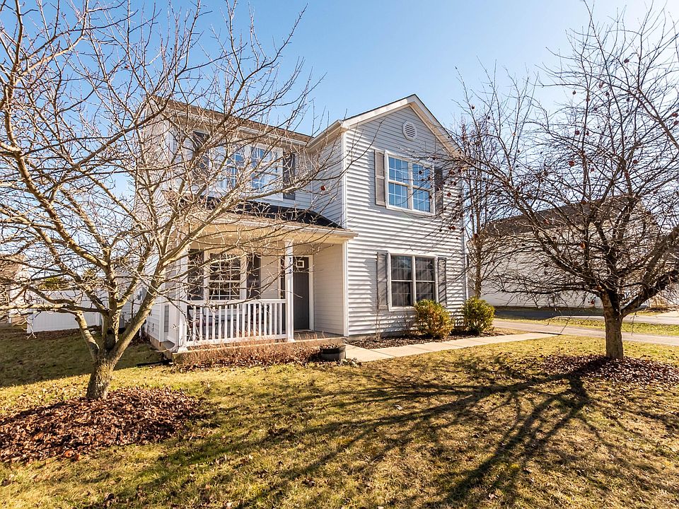 1st image of 392 Ashford Ave