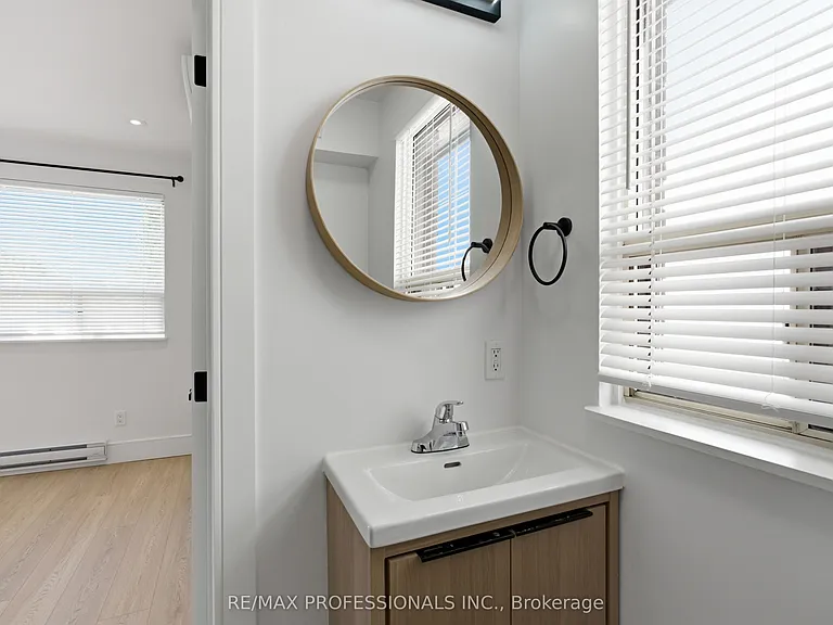 105 Cavell Ave — Photo 28
