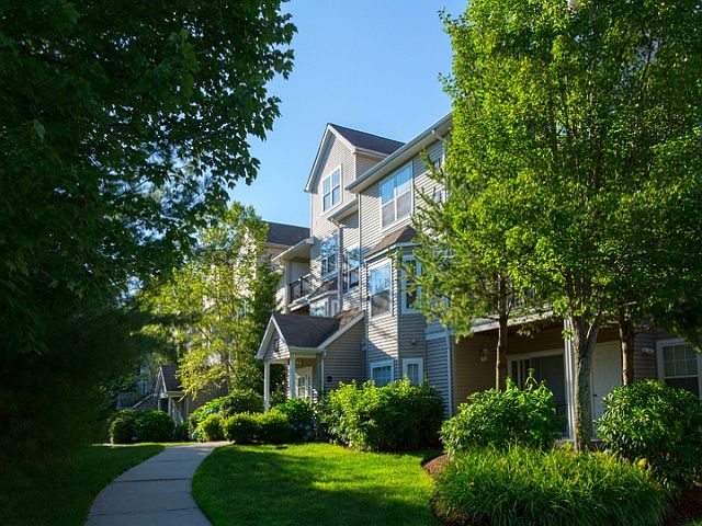 Grand Reserve Orange is a pet friendly community in Orange,