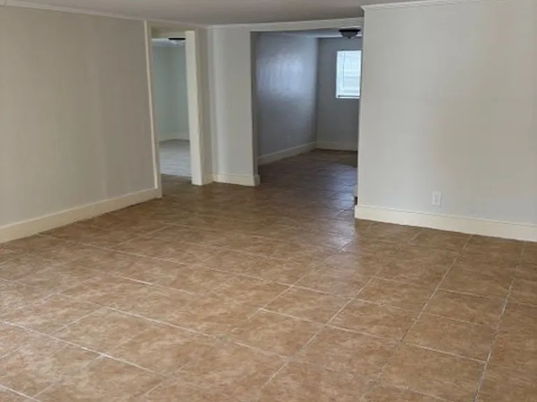 1414 Marguerite Ave — Photo 5