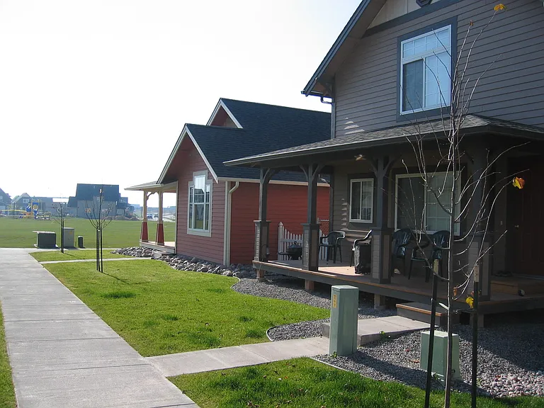 4727 Adalaide Ln — Photo 2