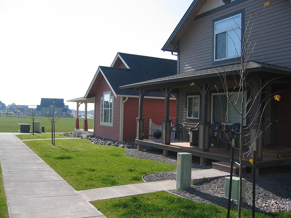 2nd image of 4727 Adalaide Ln