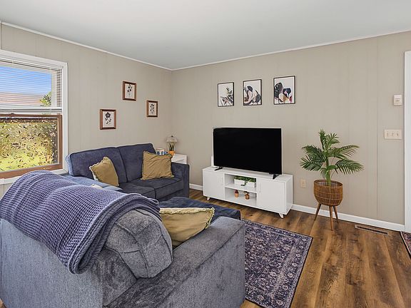 5th image of 1201 E Willard St APT B