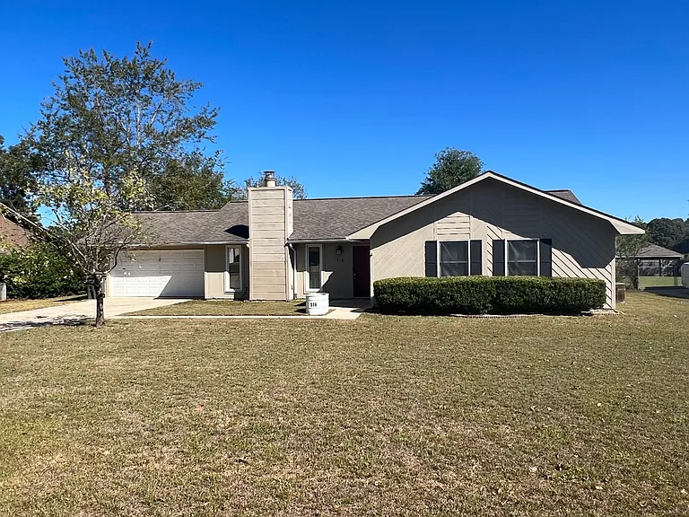 116 E Pondella Dr — Photo 1