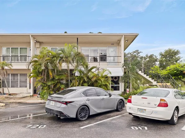 4154 56th St N APT 820, Kenneth City, FL 33709