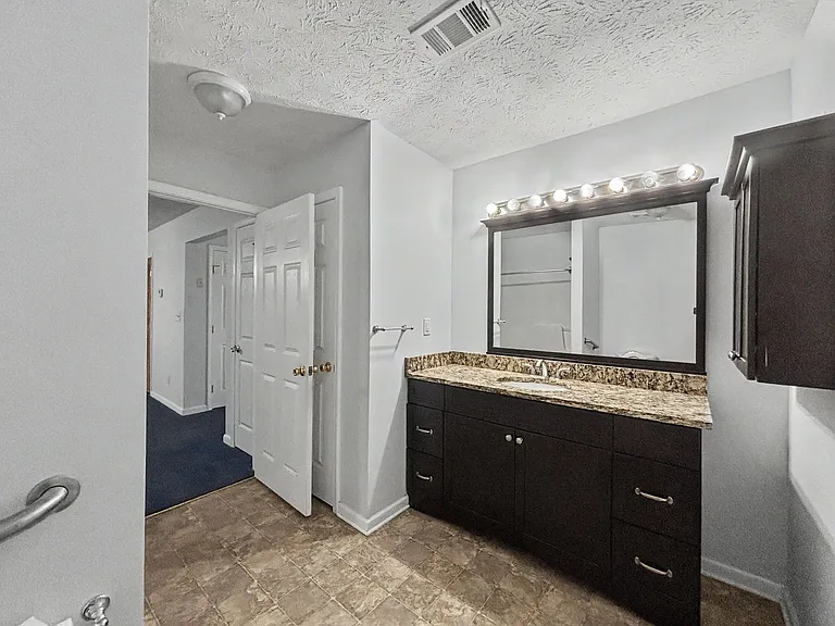 560 Lee Byrd Rd — Photo 12