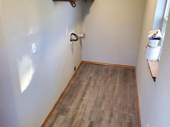 5th image of 223 W 11th Ave