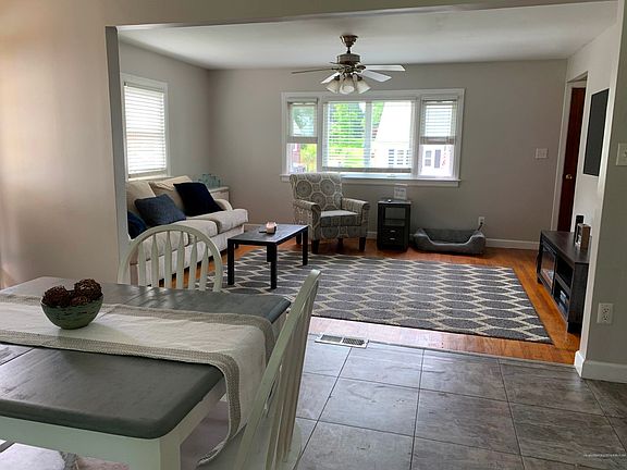 76 Tampa kitchen living room open