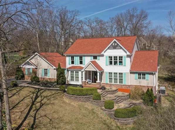 12835 Topping Manor Dr, Saint Louis, MO 63131