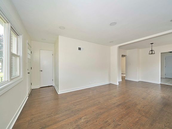 5th image of 1117 31st Ave
