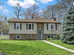 3684 Smaltz Rd, Womelsdorf, PA 19567