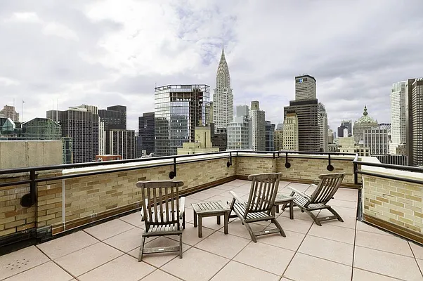 Sold by Manchester Real Estate | media 2