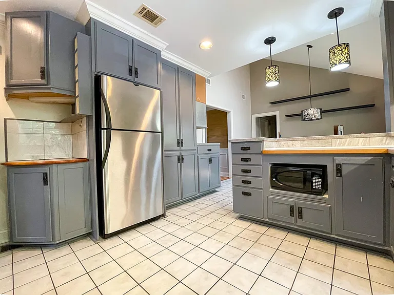 320 Leopole Rd — Photo 7