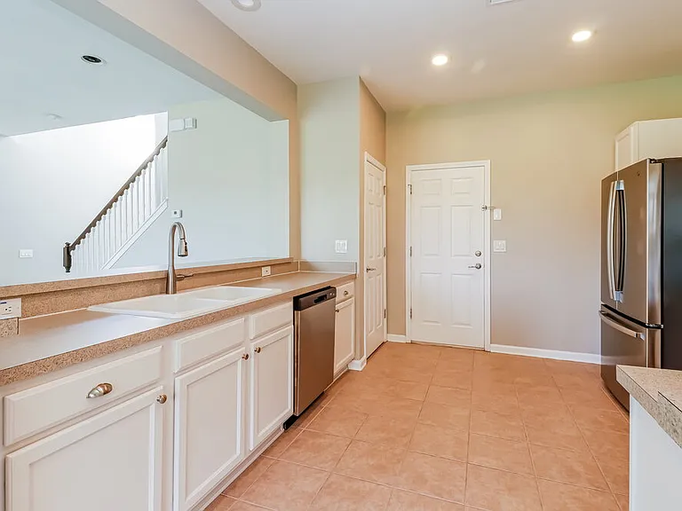13945 Crater Cir — Photo 15