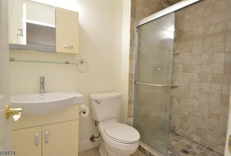 3 Donna Dr — Photo 10