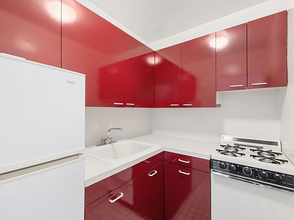 5th image of 175 W 12th St APT 9K