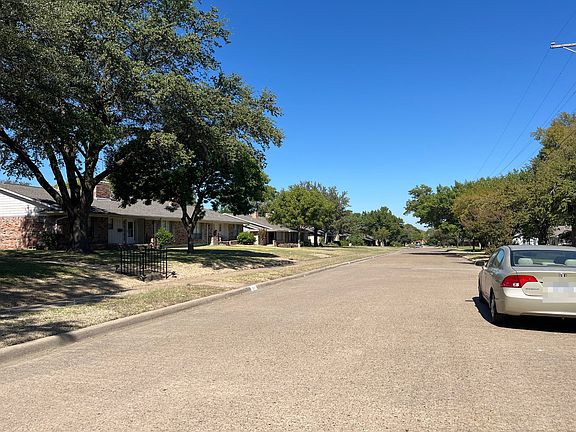4th image of 2609 Forest Grove Dr #2611