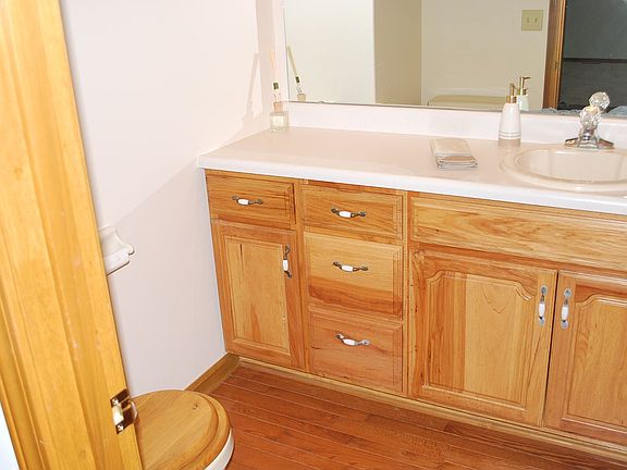 4th image of 722 Shady Creek Dr