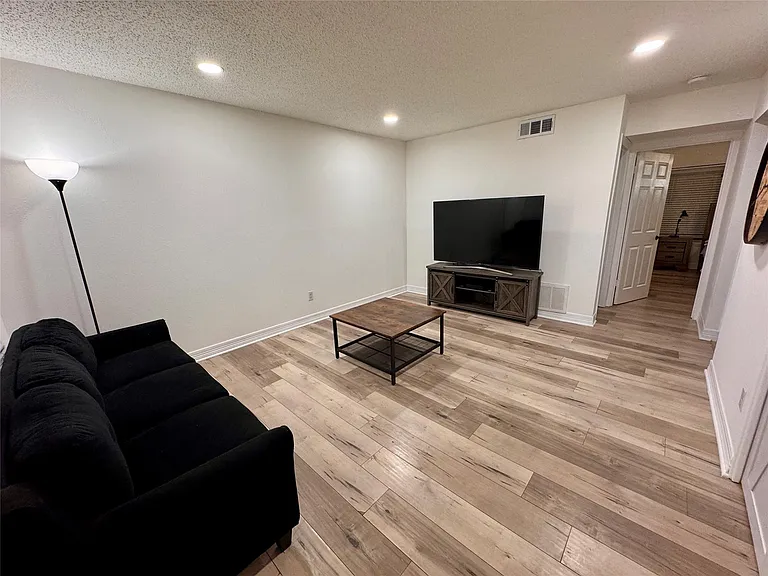 3131 Sw Fwy #C-35 — Photo 4