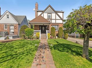 8527 253rd St, Bellerose, NY 11426