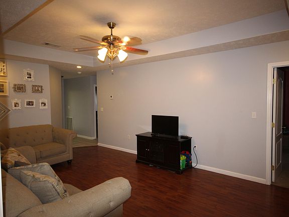 4th image of 111 Cypress Grove Dr