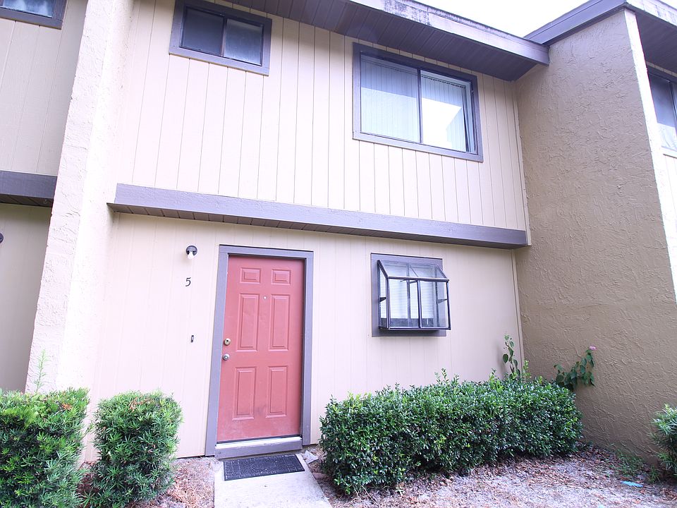 2300 SW 43rd St Apt E5