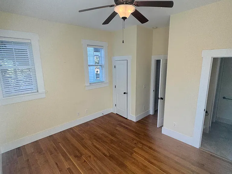 819 Meadowsweet Ln — Photo 13
