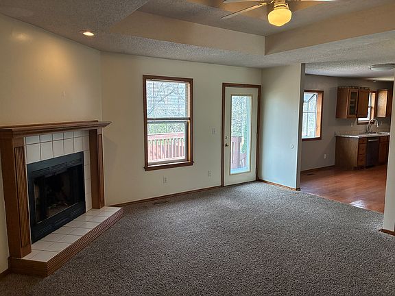 5th image of 3991 W Tracy St