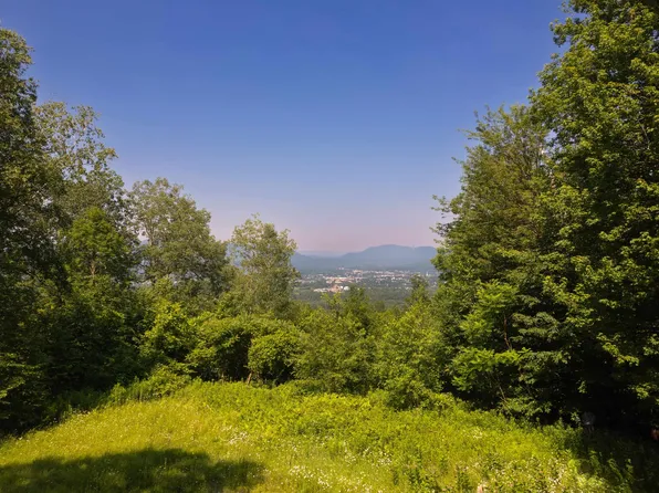 1303 Notch Road, Mendon, VT 05701