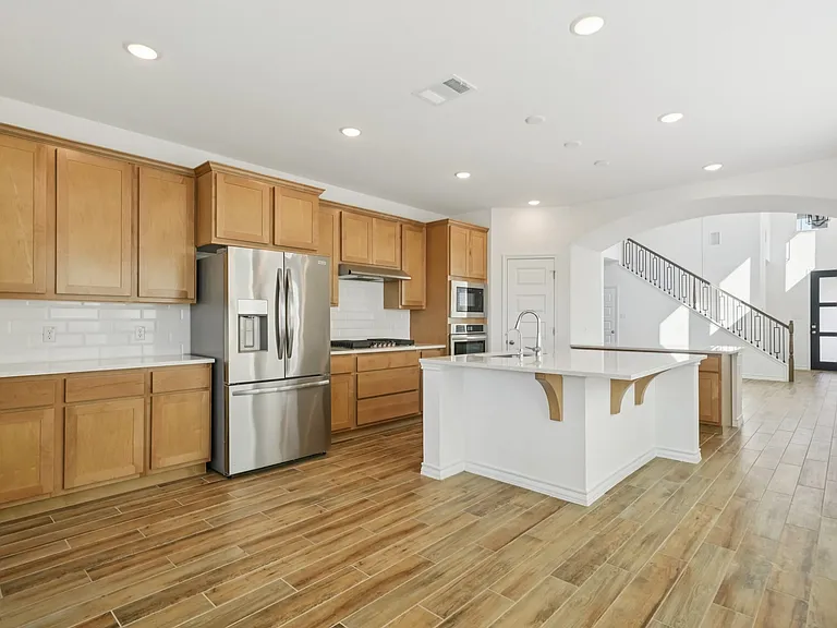 10833 Coppola — Photo 16