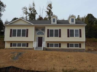 513 Tappan Zee Ln, Morgantown, WV