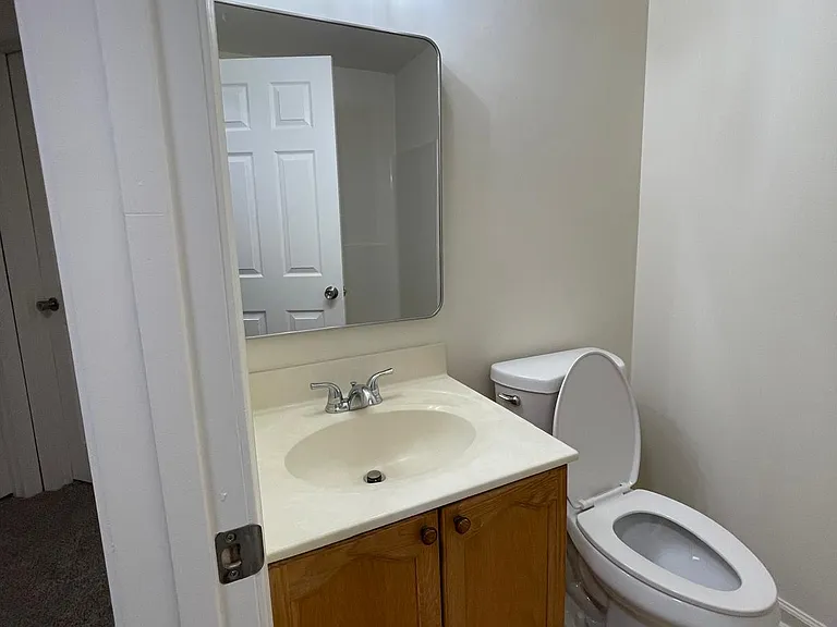 1123 Lindsay Ln — Photo 11