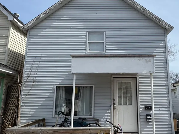 115 Chestnut St #1/2, Munising, MI 49862