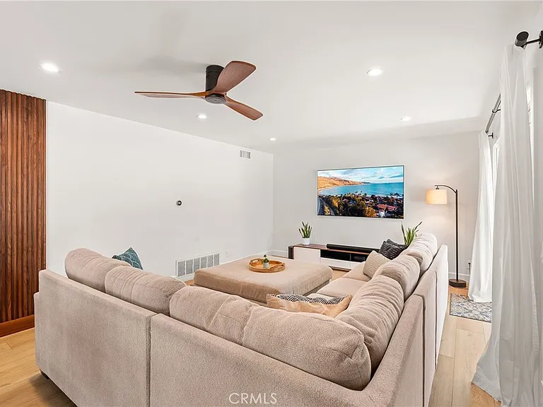 24701 Nympha Dr — Photo 30