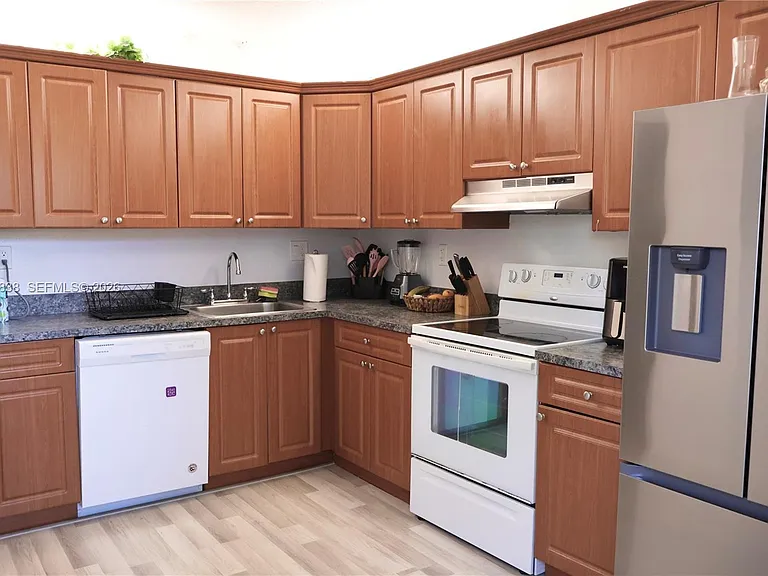 1315 Hampton Blvd #1315 — Photo 12