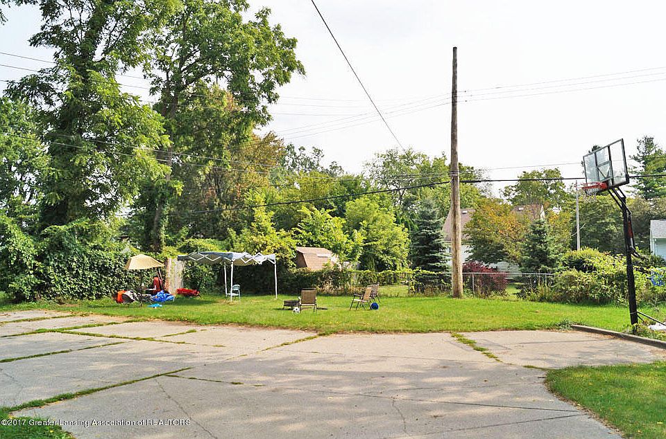 2nd image of 518 Brynford Ave