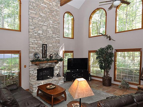 4th image of 719 Lago Trace Dr