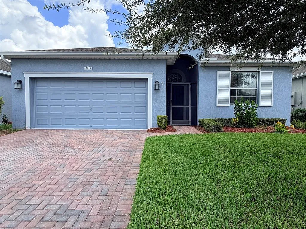 3 bed, 2.0 bath, 1649 sqft, $2,000 — Photo 1