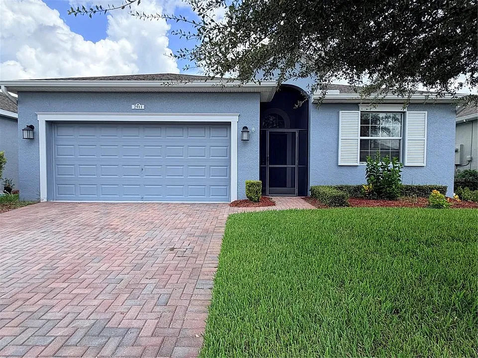 2911 Woodward Ln