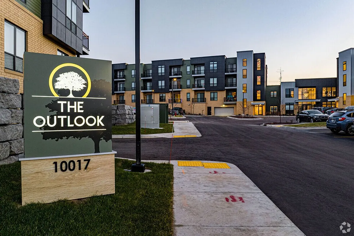 Building Photo - The Outlook Apartments
