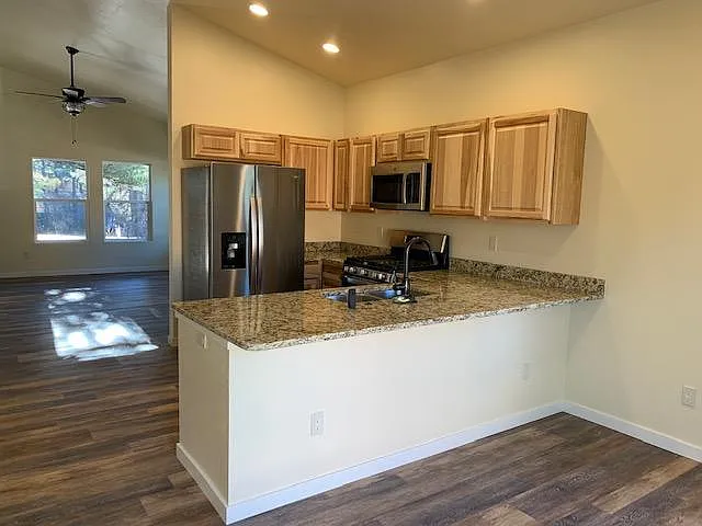 151 Masters Cir — Photo 2