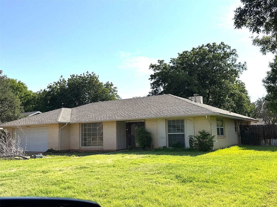1st image of 2117 Woodridge Dr