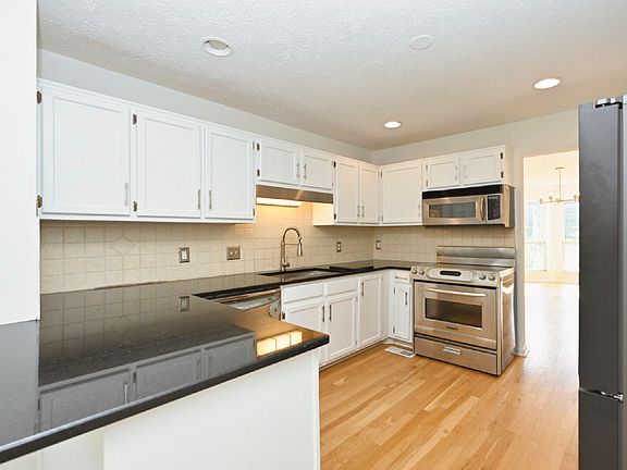 2nd image of 164 W Harbor Dr