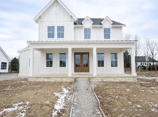 3299 Briarwood Ln, Lewis Center, OH 43035