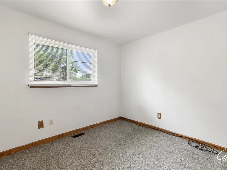8684 Republic Ave — Photo 20
