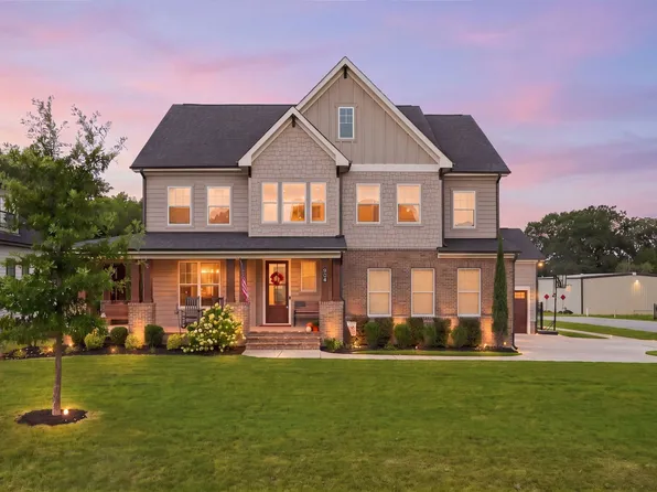 904 Shiloh Hills Dr, Fuquay Varina, NC 27526