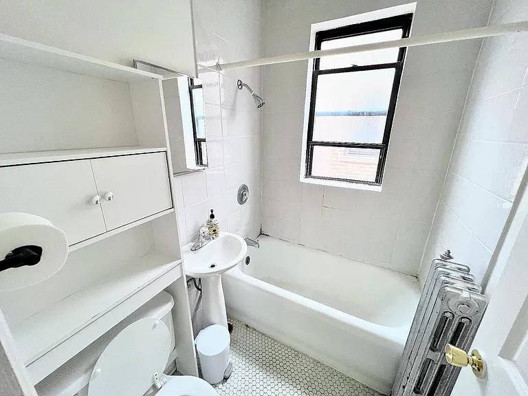 837 W Sheridan Rd #518 — Photo 5