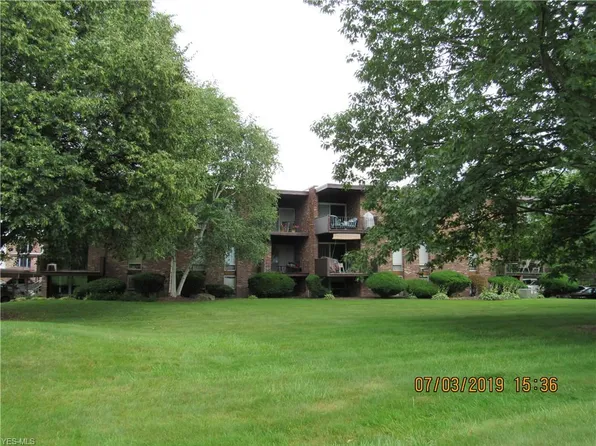 2960 N River Rd APT D15, Warren, OH 44483